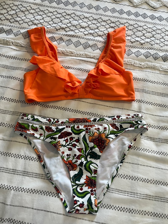 Cupshe Other - Cupshe Orange Ruffle Bikini Top with Floral Print Bottoms- Size Small